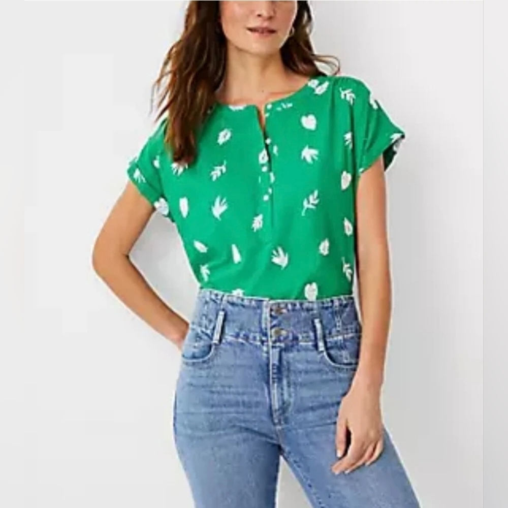 Ann Taylor Embroidered Popover Top Blouse S Green White Short Sleeve Linen Blend